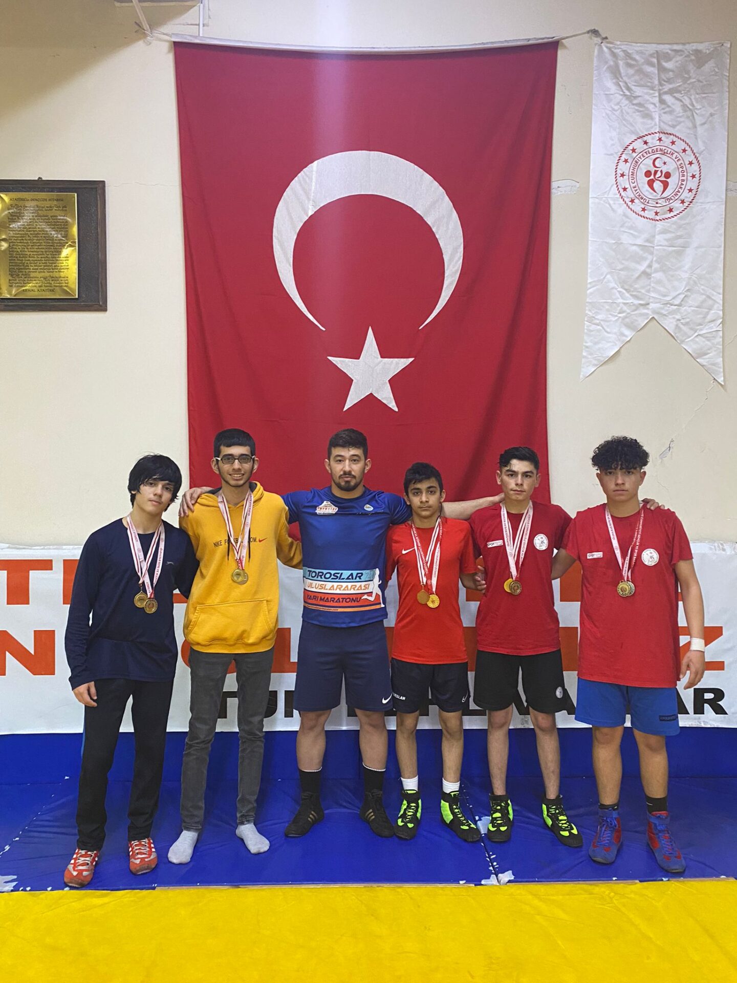 Toroslar Belediyesinin İşitme Engelli Güreşçileri, Türkiye Şampiyonu Oldu