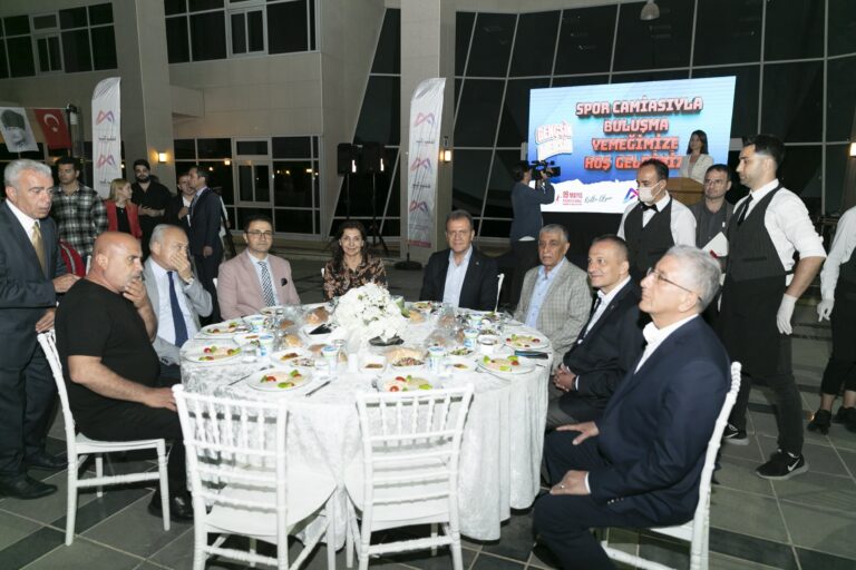 Başkan Seçer, Mersin’in Spor Camiasıyla Yemekte Buluştu