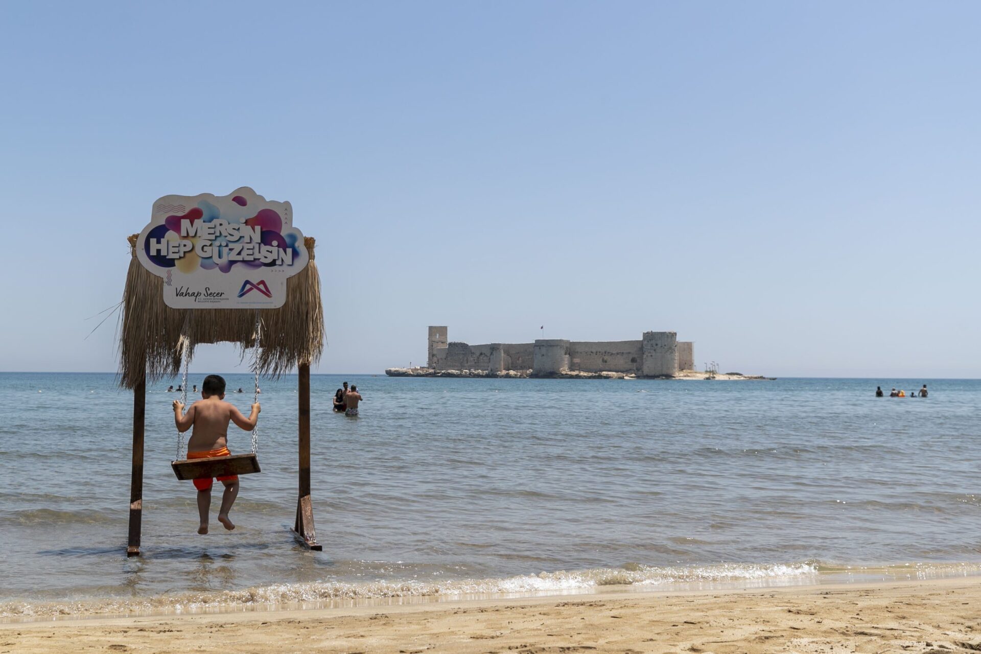 Kızkalesi, Yapraklıkoy ve Susanoğlu Şimdiden Cıvıl Cıvıl! 12 Halk Plajı 1 Haziran’da Açılıyor
