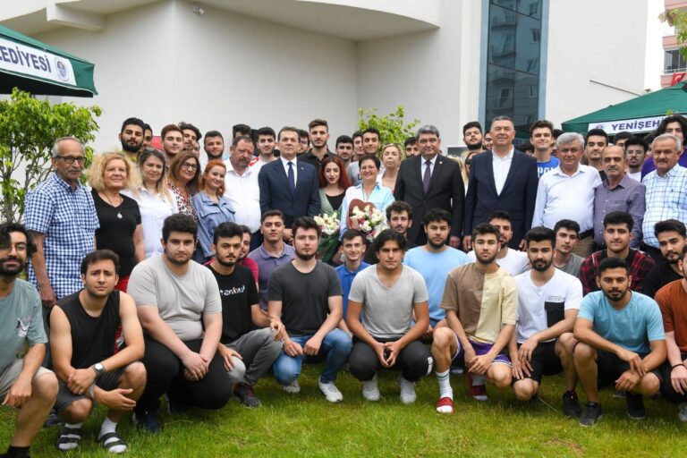 Mersin Yenişehir Belediyesi yurt ve misafirhanesiyle üniversitelilerin yanında