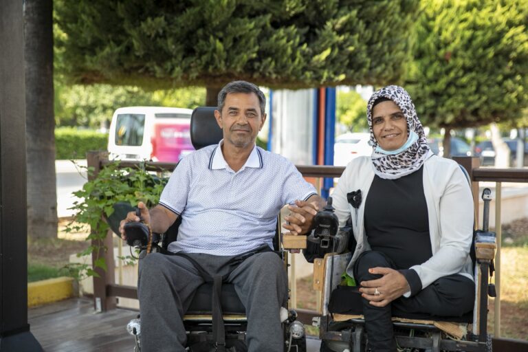 Mersin'de Engelli Transfer Aracı İle Yüzler Gülüyor