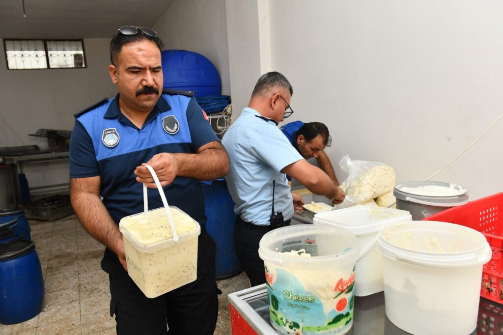 Mersin'de Kaçak Peynir İmalathanesine Baskın