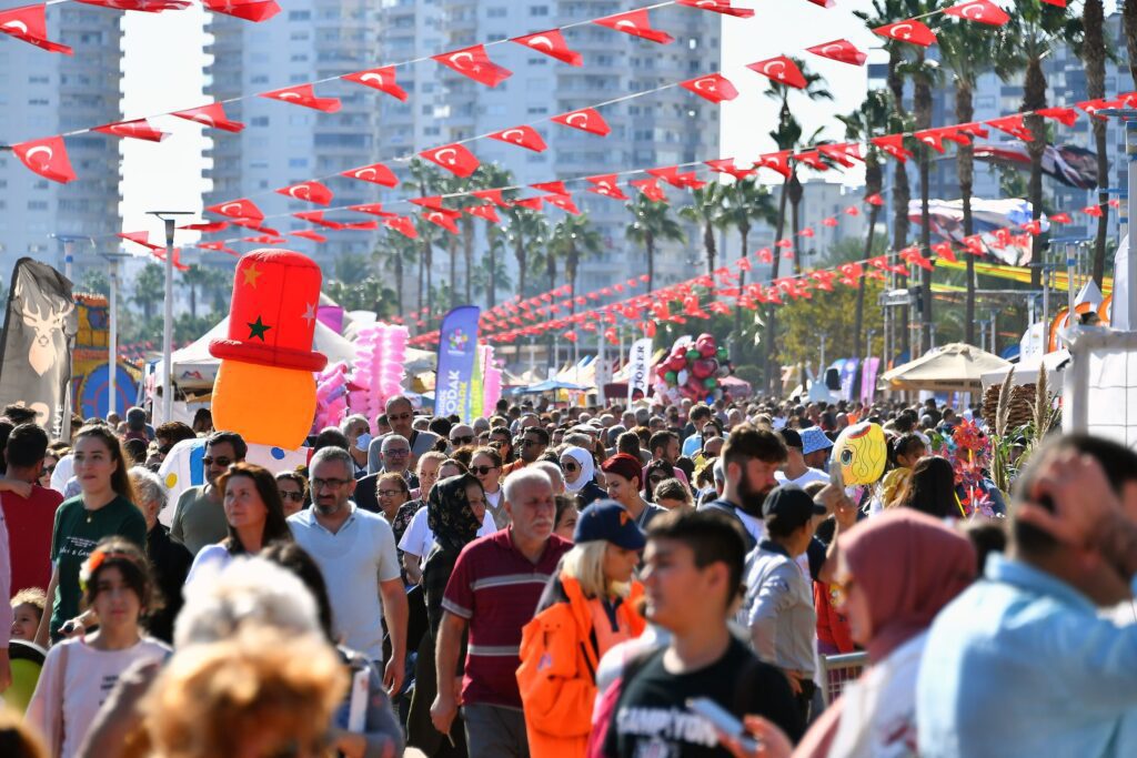 Mersin Narenciye Festivali Kenti Bir Araya Getirdi