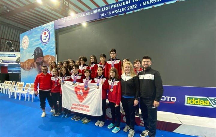 Türkiye Yüzme Yarışması Mersin'de Düzenlendi