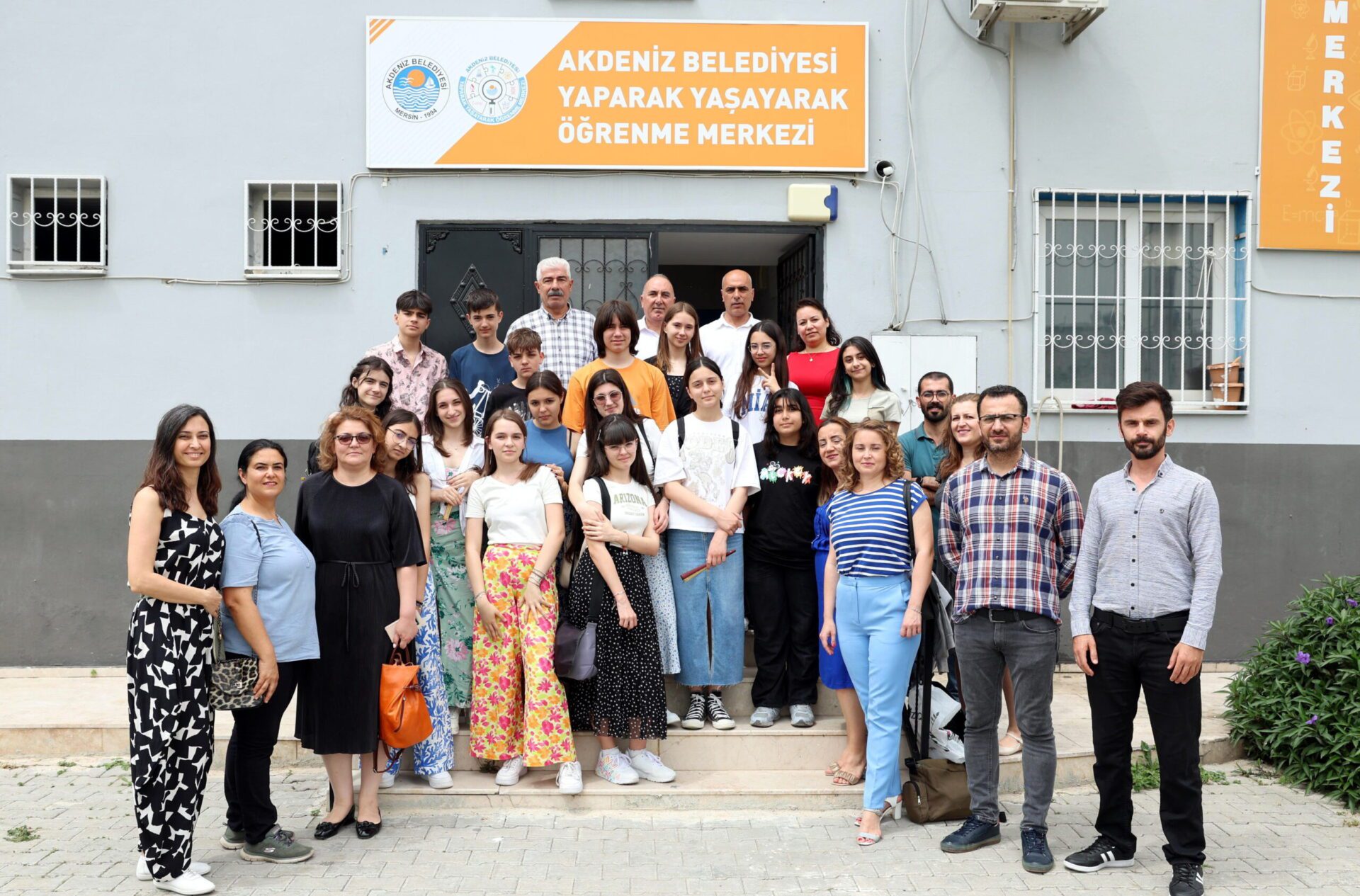 Romanyalı öğrenciler Akdeniz’de:  Yaparak ve Yaşayarak Öğrenme Merkezi‘ni Ziyaret Ettiler